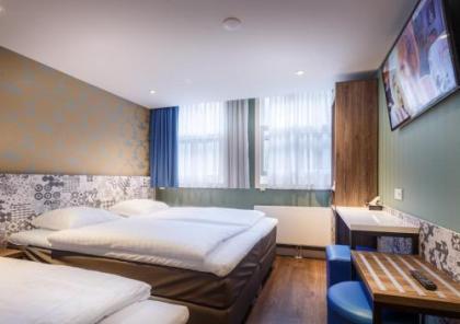 The Old Nickel Hotel - image 10