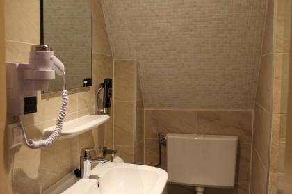 Aston City Hotel - image 17