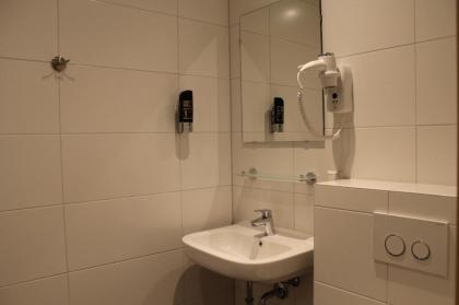 Aston City Hotel - image 19