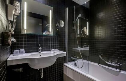 Dutch Design Hotel Artemis - image 18