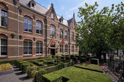 The College Hotel - image 1