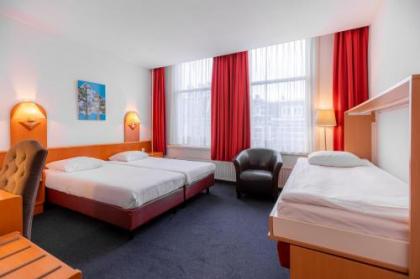 Owl Hotel - image 12