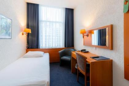Owl Hotel - image 8