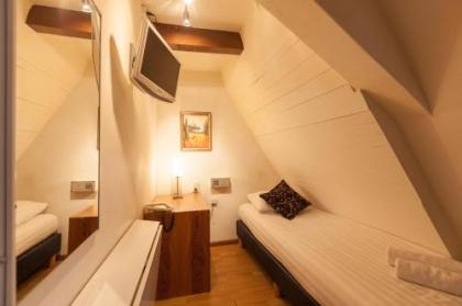 The Townhouse Hotel - image 15