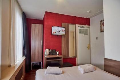 The Townhouse Hotel - image 4