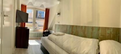 Hotel Damrak Inn - image 17
