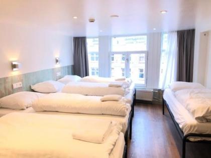 Hotel Damrak Inn - image 19