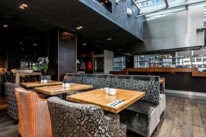 XO Hotels Blue Tower - image 11