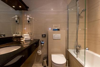 XO Hotels Blue Tower - image 17