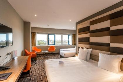 XO Hotels Blue Tower - image 20