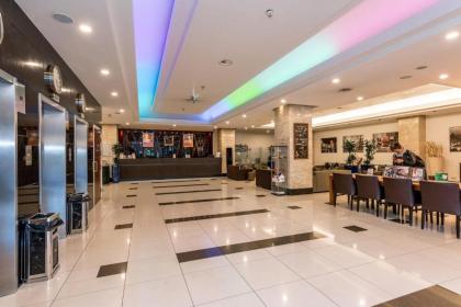 XO Hotels Blue Tower - image 3