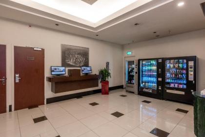 XO Hotels Blue Tower - image 8