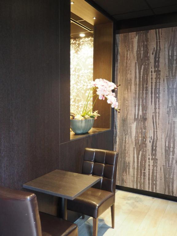 Hotel Blossoms City - image 3