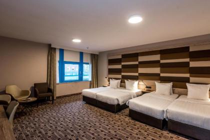 XO Hotels Blue Square - image 12
