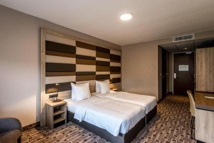 XO Hotels Blue Square - image 20