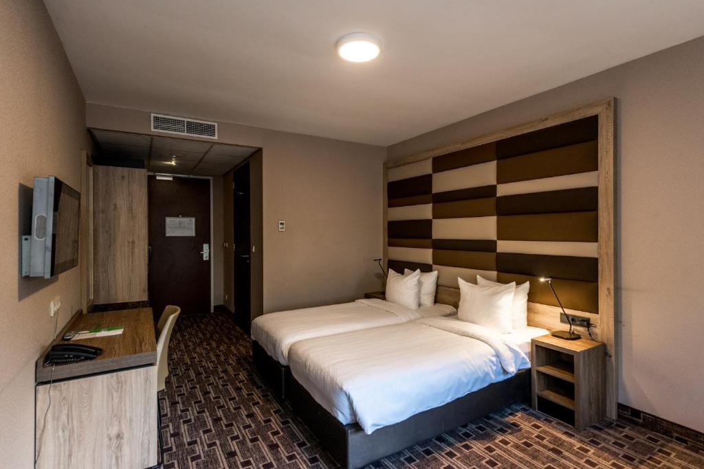 XO Hotels Blue Square - image 4