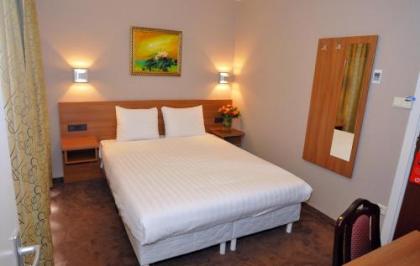 Hotel Central Park - image 17