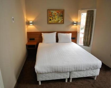 Hotel Central Park - image 6