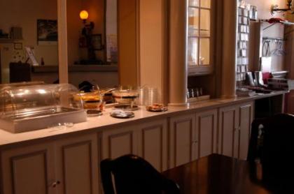 Hotel 83 - image 19