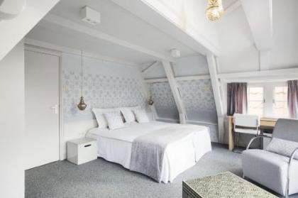 't Hotel - image 2