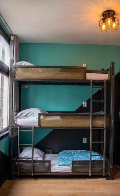 Amsterdam Hostel Leidseplein - image 11