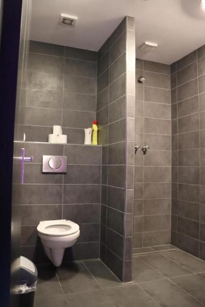 Amsterdam Hostel Leidseplein - image 18