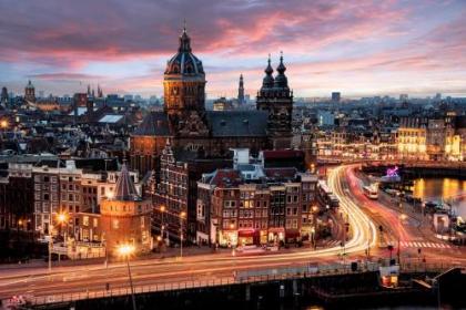 DoubleTree by Hilton Amsterdam Centraal Station - image 18