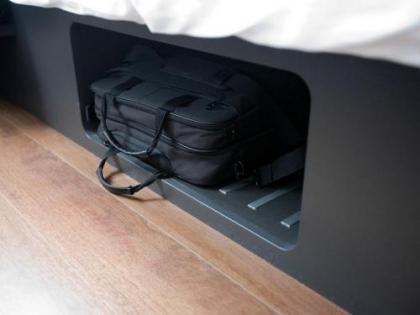 easyHotel Amsterdam City Centre South - image 19