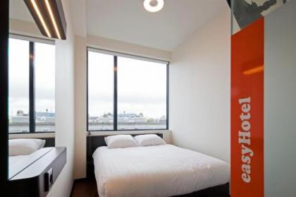 easyHotel Amsterdam City Centre South - image 4