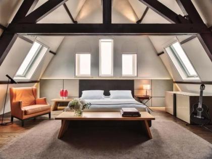 Conservatorium Hotel - image 18