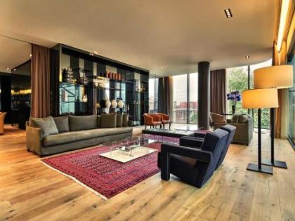 Conservatorium Hotel - image 5
