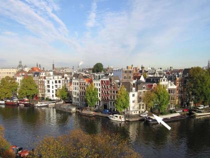 Amsterdam Canal Guest Apartment - image 1