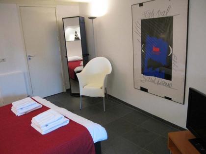 Amsterdam Canal Guest Apartment - image 10