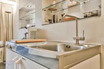 Amsterdam Canal Guest Apartment - image 3