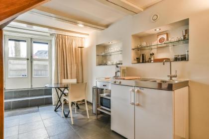 Amsterdam Canal Guest Apartment - image 5