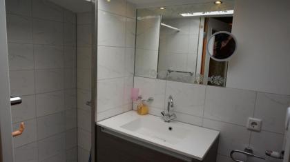 Xaviera's Bed and Breakfast - image 10