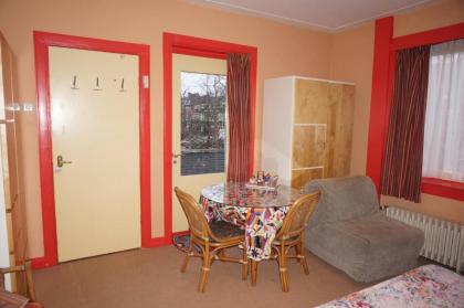 Xaviera's Bed and Breakfast - image 8