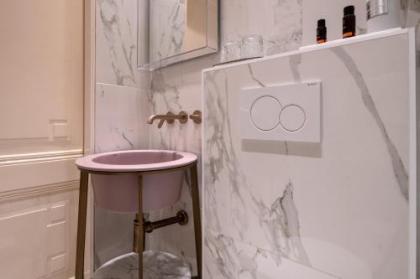 Amstel Corner Hotel - image 4