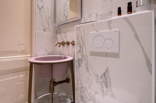 Amstel Corner Hotel - image 4