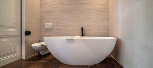Amstel Corner Hotel - image 7