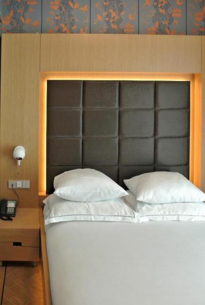 Amadi Park Hotel - image 19