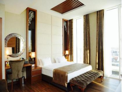 Grand Hotel Downtown - image 7