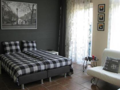 Quarenta Studio - image 1