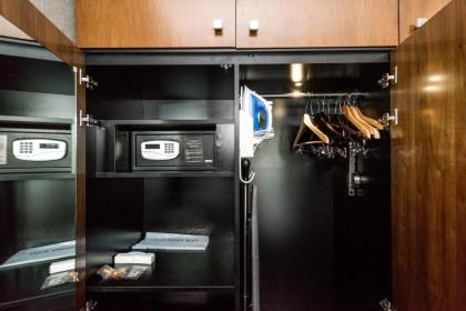 XO Hotels Park West - image 3
