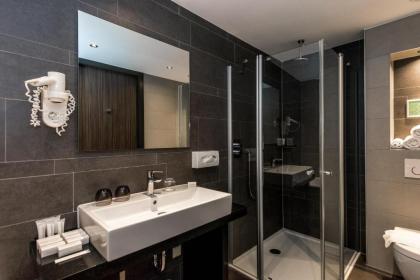 XO Hotels Park West - image 4