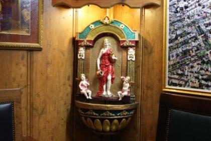 Nadia Hotel - image 6