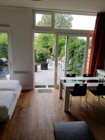 Apartment StayWell Amsterdam Free Parking - image 1