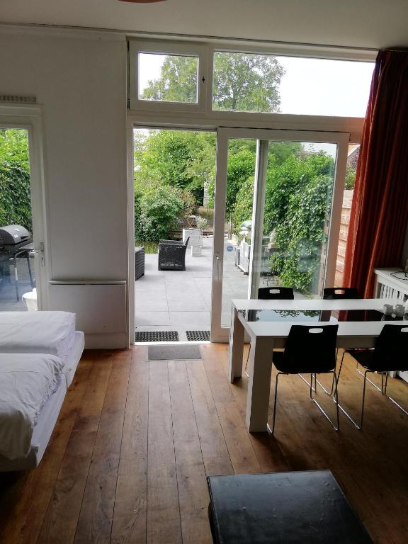 Apartment StayWell Amsterdam Free Parking - main image