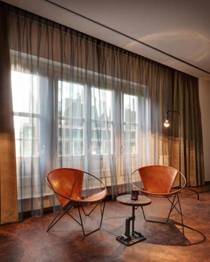Hotel V Nesplein - image 17