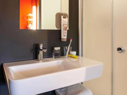 ibis budget Amsterdam Airport - image 13